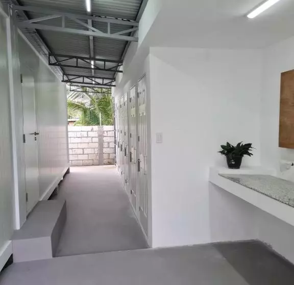 Ooni Hostel Moalboal