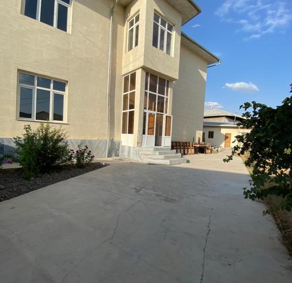 پانسیون 2х этажный бежевый жилой дом