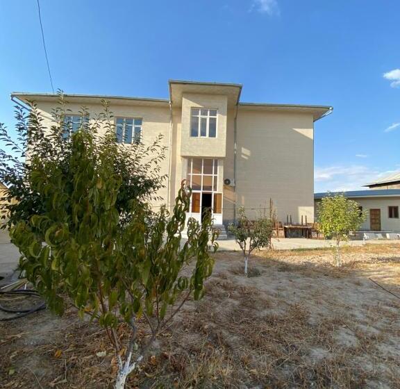 پانسیون 2х этажный бежевый жилой дом