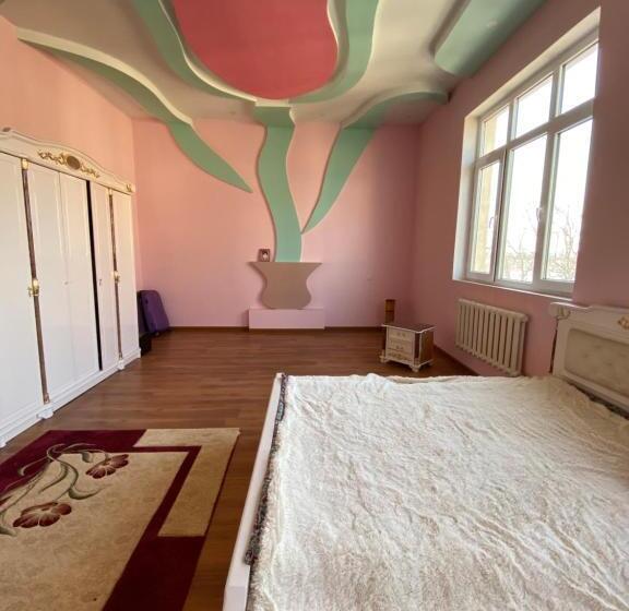 پانسیون 2х этажный бежевый жилой дом