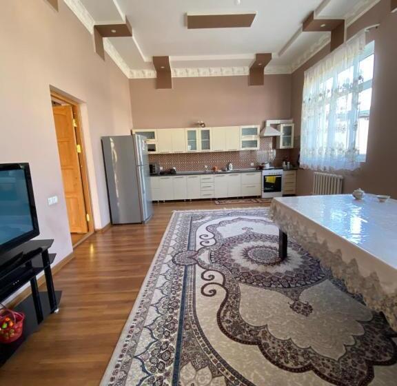 پانسیون 2х этажный бежевый жилой дом