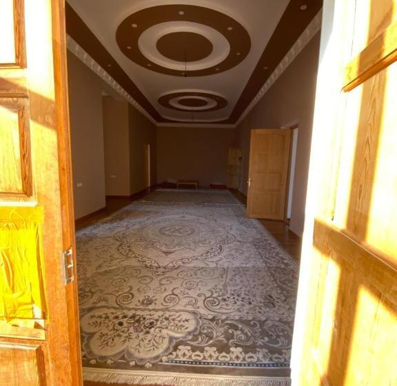 پانسیون 2х этажный бежевый жилой дом