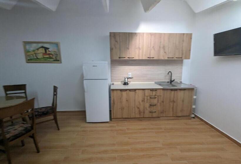 پانسیون Apartments Victory