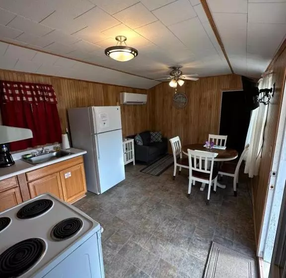 Majatalo Cypress Landing Cabins