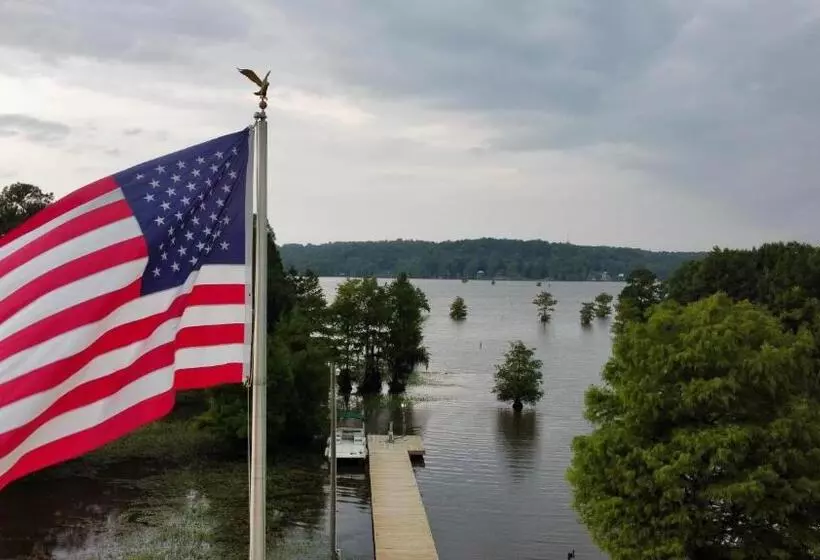 Majatalo Cypress Landing Cabins