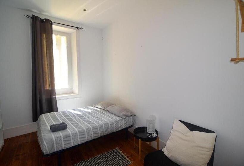 Pensionat Embassy Arriaga Private Elegance Rooms In Stylish Shared Apartment