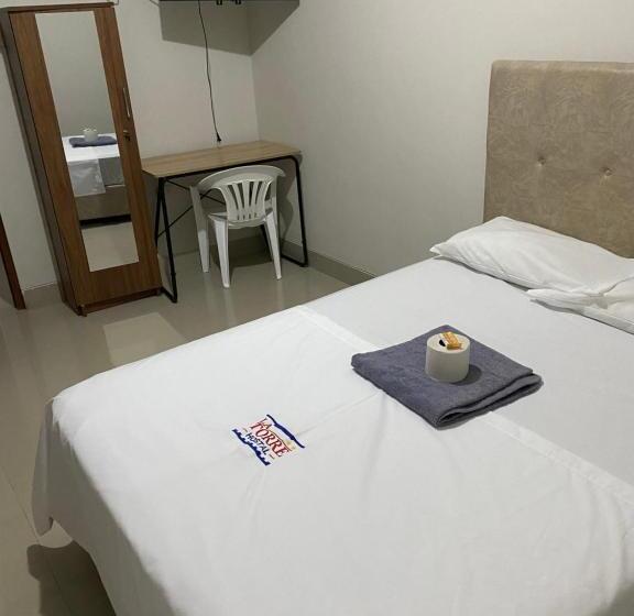 بنسيون Latorre Hostal