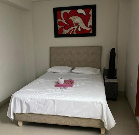 بنسيون Latorre Hostal