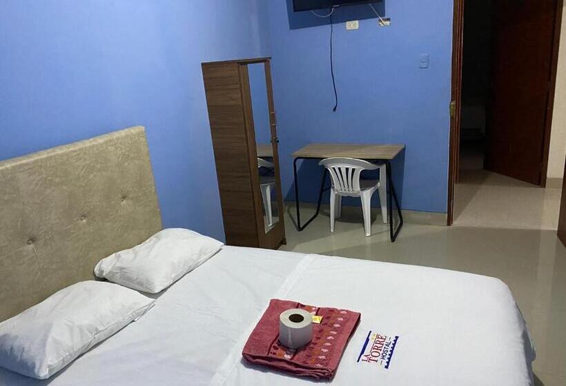 بنسيون Latorre Hostal