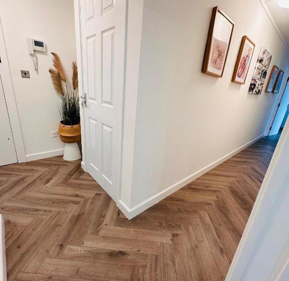 Pansiyon Private Room In Modern Shared Apartment, Each With Kitchenette, Central Birmingham