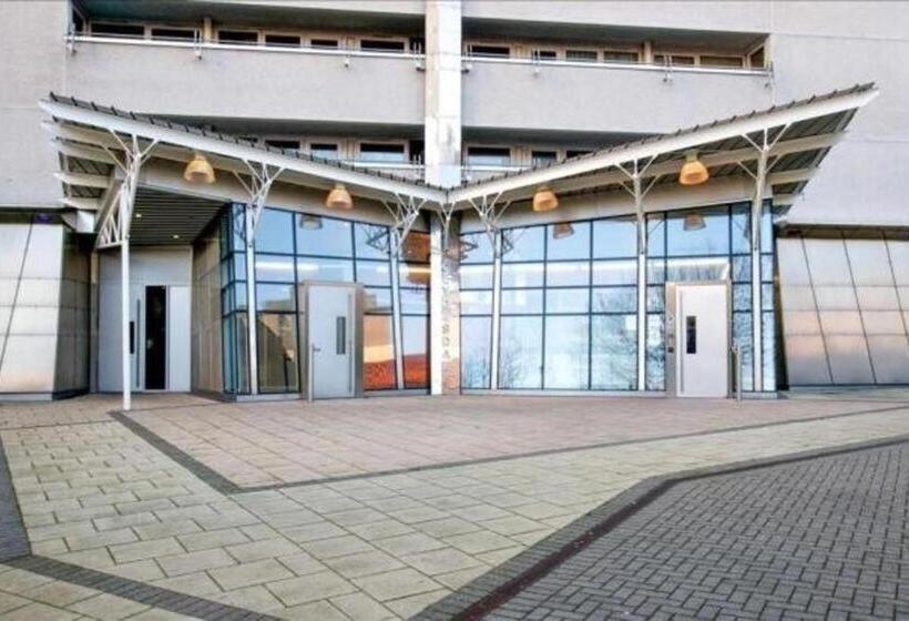 Pansiyon Private Room In Modern Shared Apartment, Each With Kitchenette, Central Birmingham