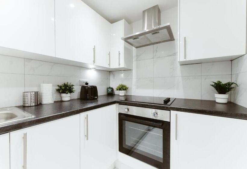 Пансион The Finsbury Park Star Apartments