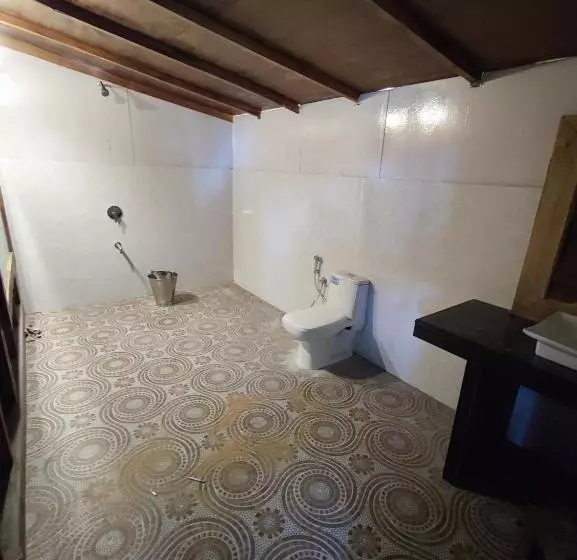 リゾートホテル Sea Front Cottage Little Khola