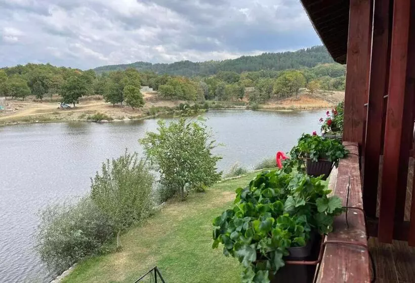 Retkeilymaja ваканционно селище романтика