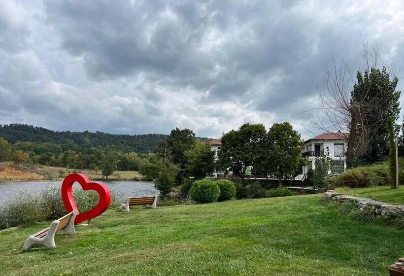 فندق صغير ваканционно селище романтика