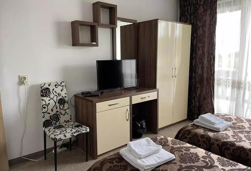 Retkeilymaja ваканционно селище романтика