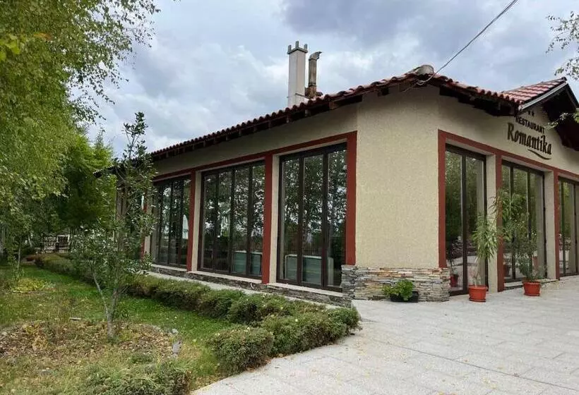 Retkeilymaja ваканционно селище романтика