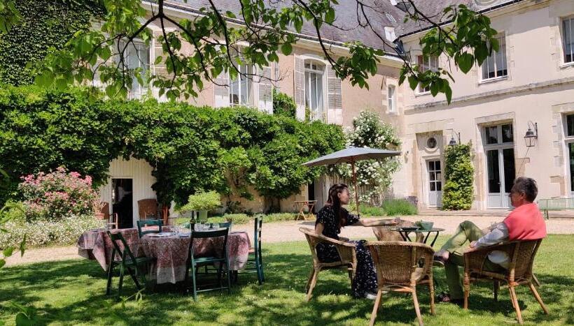 住宿加早餐 Château De Thouaré