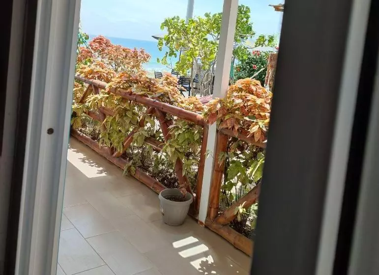 ベッドアンドブレックファースト Villa Luna Frente Al Mar