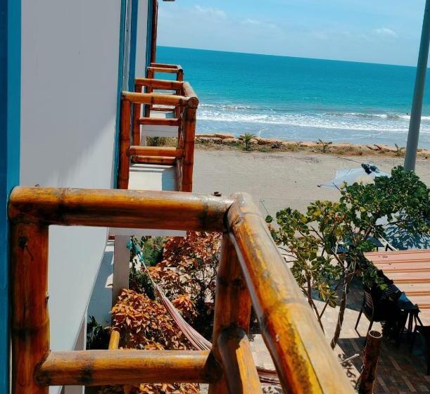 مبيت وإفطار Villa Luna Frente Al Mar