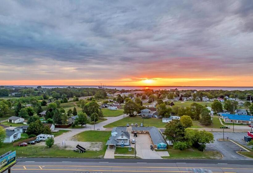 Eagles Nest Motel Unit 2