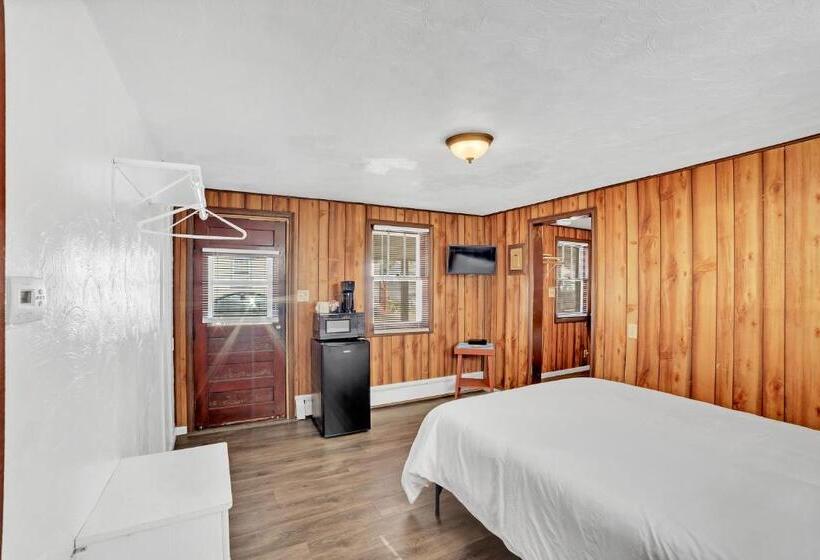 Eagles Nest Motel Unit 2