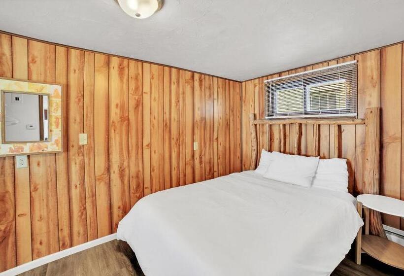 Eagles Nest Motel Unit 2