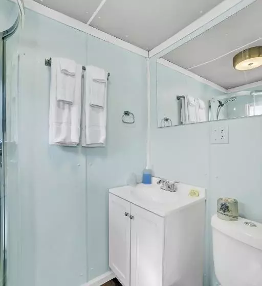 Eagles Nest Motel Unit 2