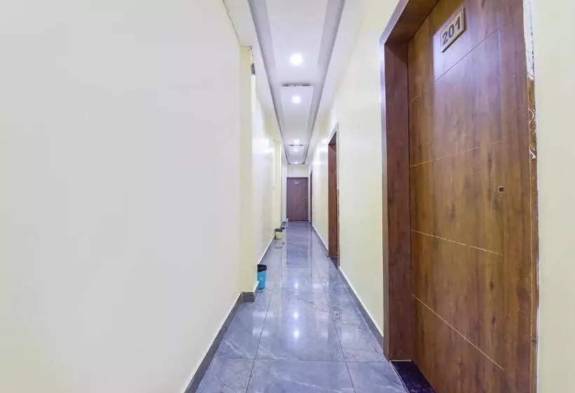 Fabhotel Madhav
