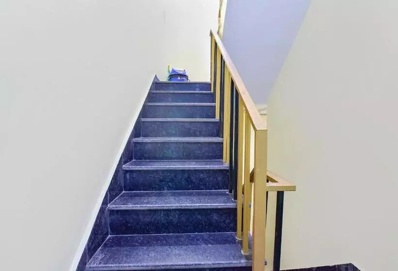 Fabhotel Madhav