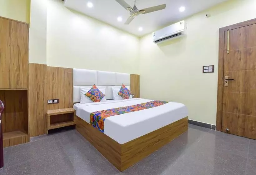 Fabhotel Madhav