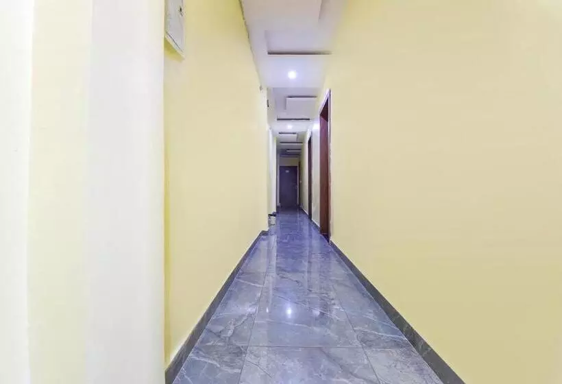 Fabhotel Madhav