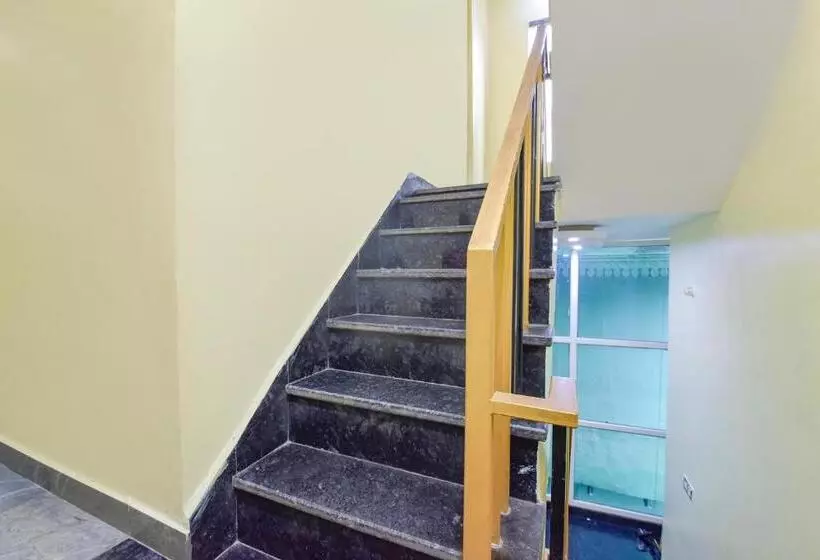 Fabhotel Madhav