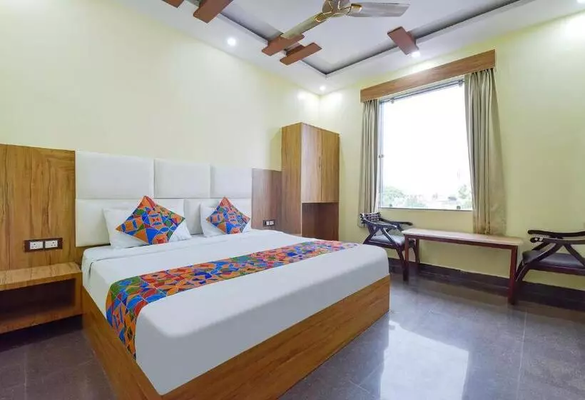 Fabhotel Madhav