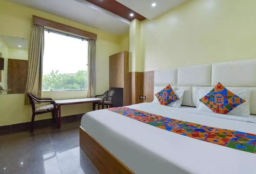 Fabhotel Madhav