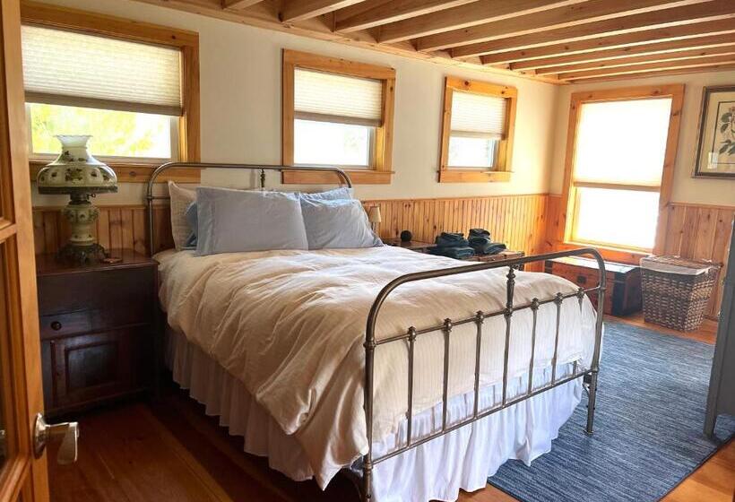 French Woods Farmhouse Bed & Breakfast