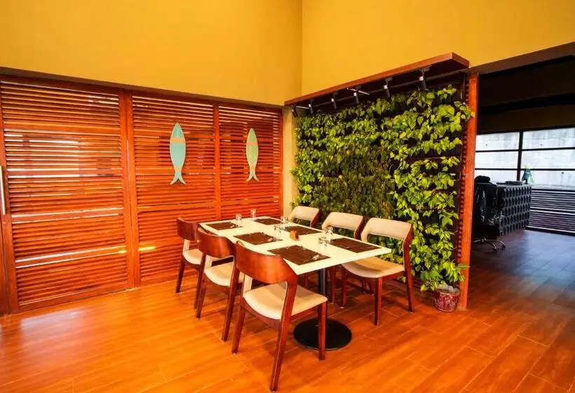 Hotelli Gaurav Lords Resort