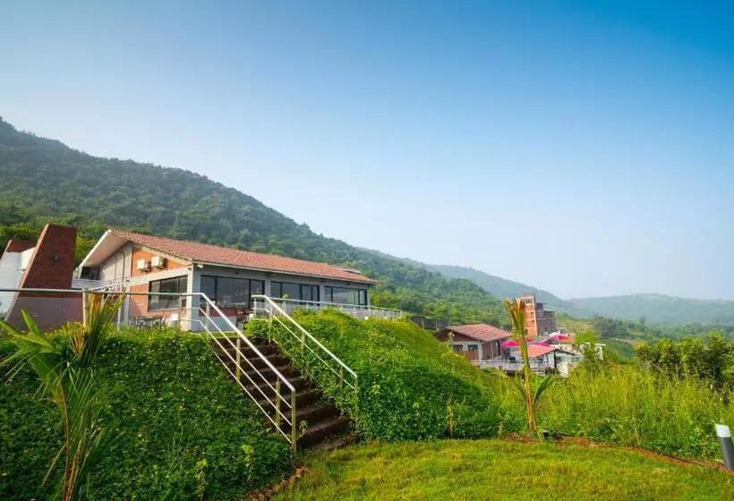 Hotelli Gaurav Lords Resort