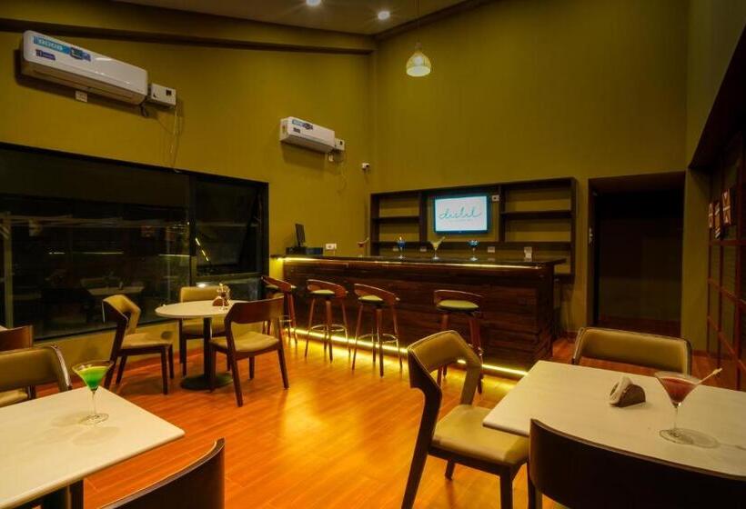 酒店 Gaurav Lords Resort