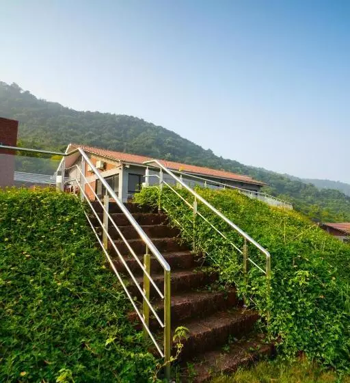 Hotelli Gaurav Lords Resort