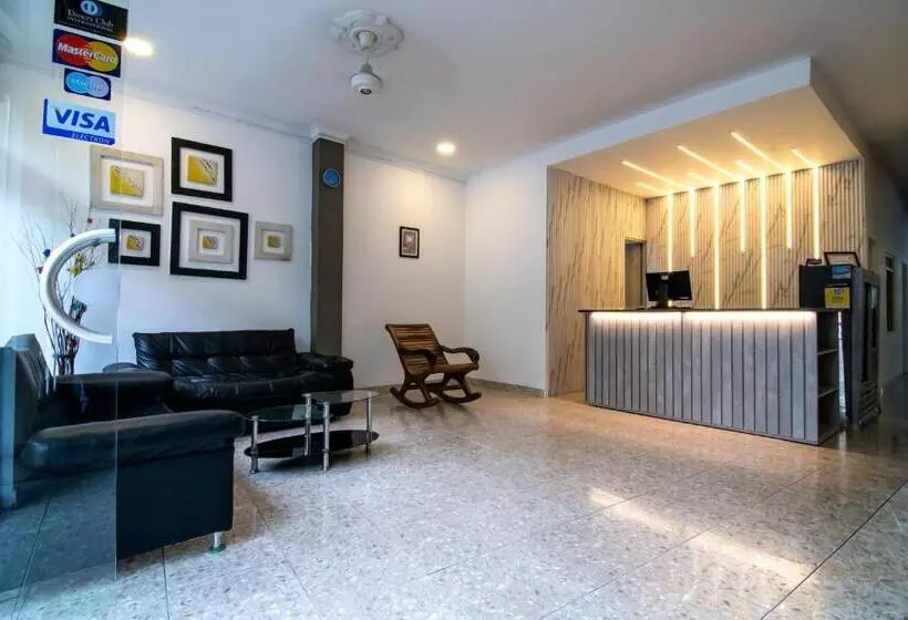 ホテル Montanar Home