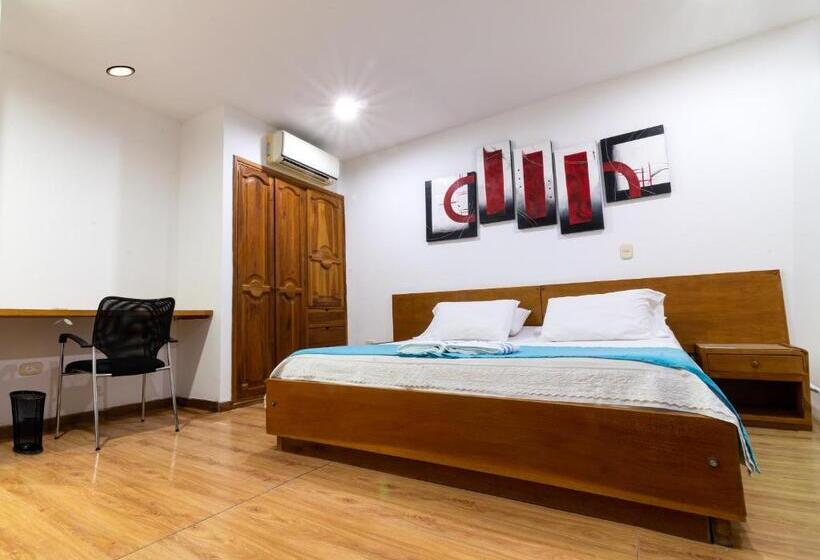 هتل Montanar Home