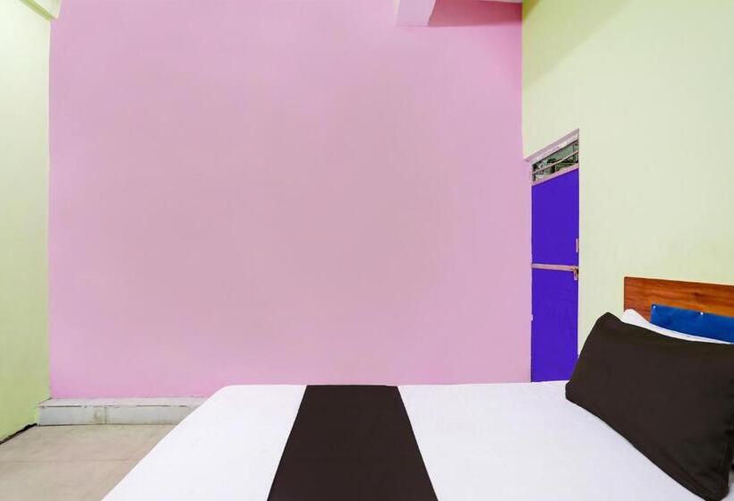 Hotel Oyo Flagship Up13