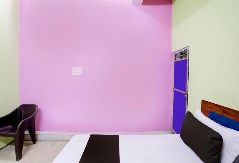 Hotel Oyo Flagship Up13