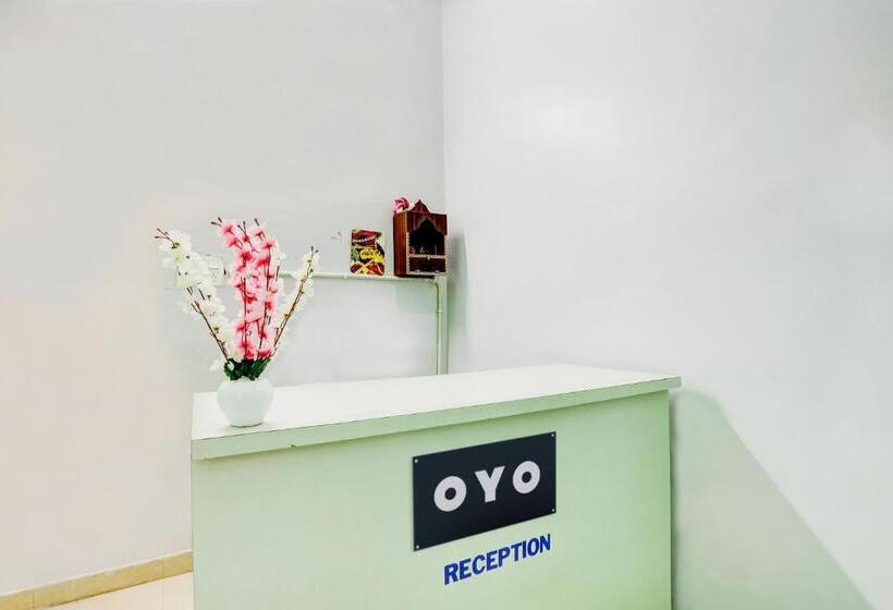 Hotel Oyo Flagship Up13