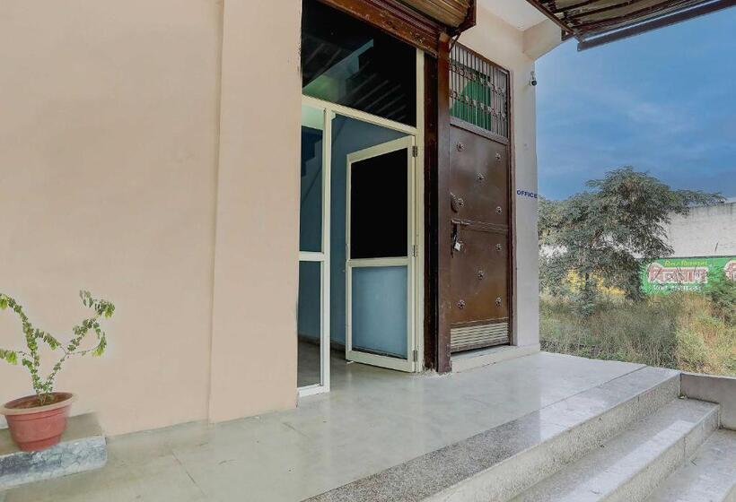 Hotel Oyo Flagship Up13