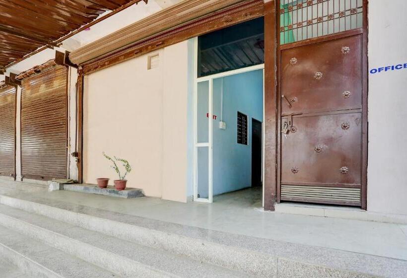 Hotel Oyo Flagship Up13