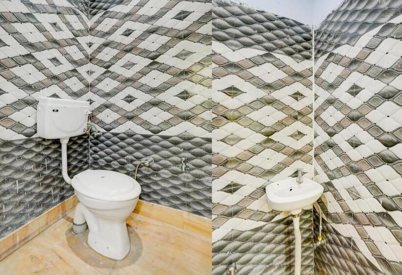 Hotel Oyo Flagship Up13