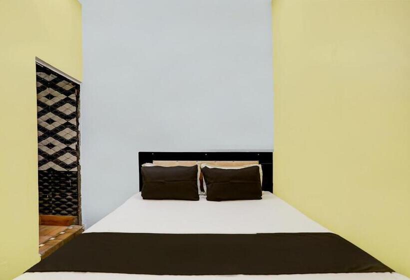 Hotel Oyo Flagship Up13