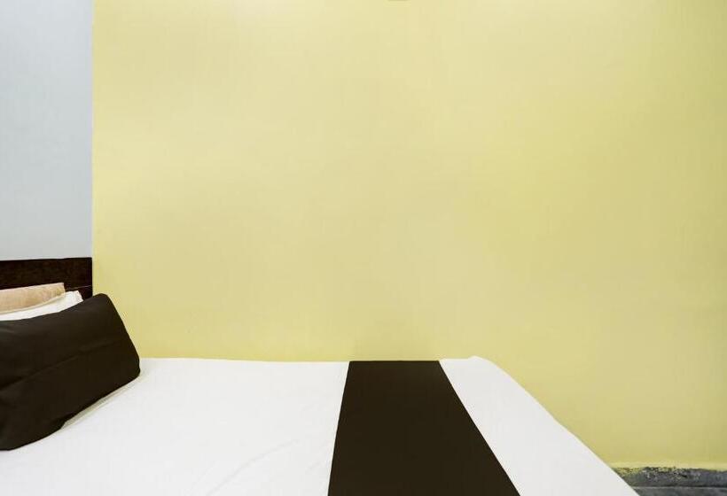 Hotel Oyo Flagship Up13